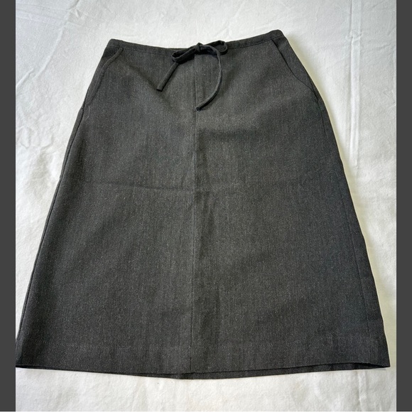 *SOLD* GAP size 2 pencil skirt, grey. EUC! Stretchy. Smoke free home - Picture 1 of 6